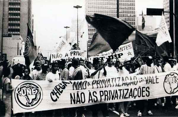 Protesto UBES contra privatização da VALE.