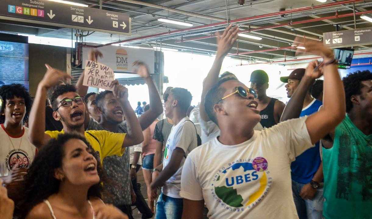 2018 começa na luta: estudantes contra aumento de passagens