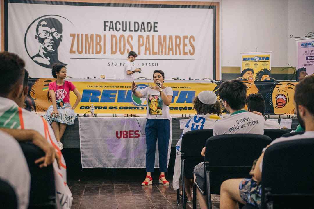 Mulheres organizam mesa de desconstrução para meninos no 5º EME